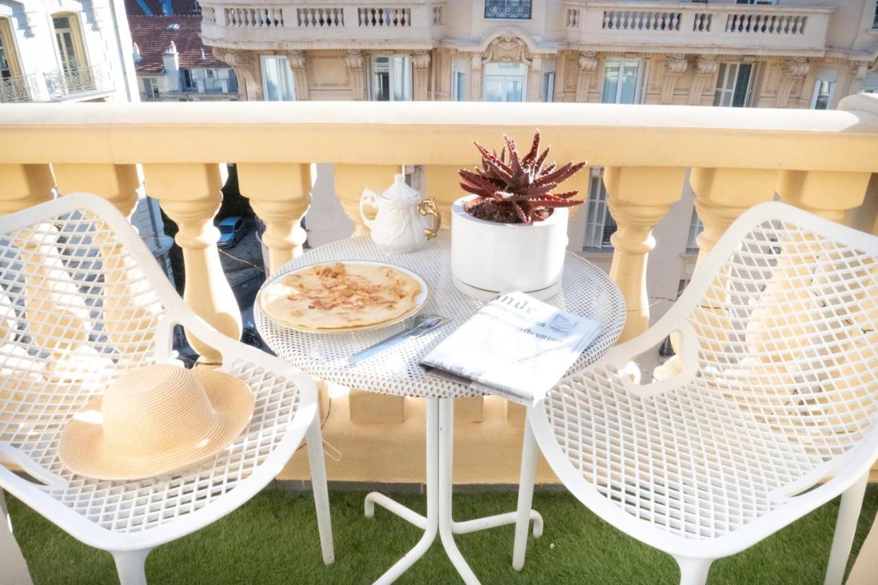 Emma'S Guests House Bed & Breakfast นีซ ภายนอก รูปภาพ