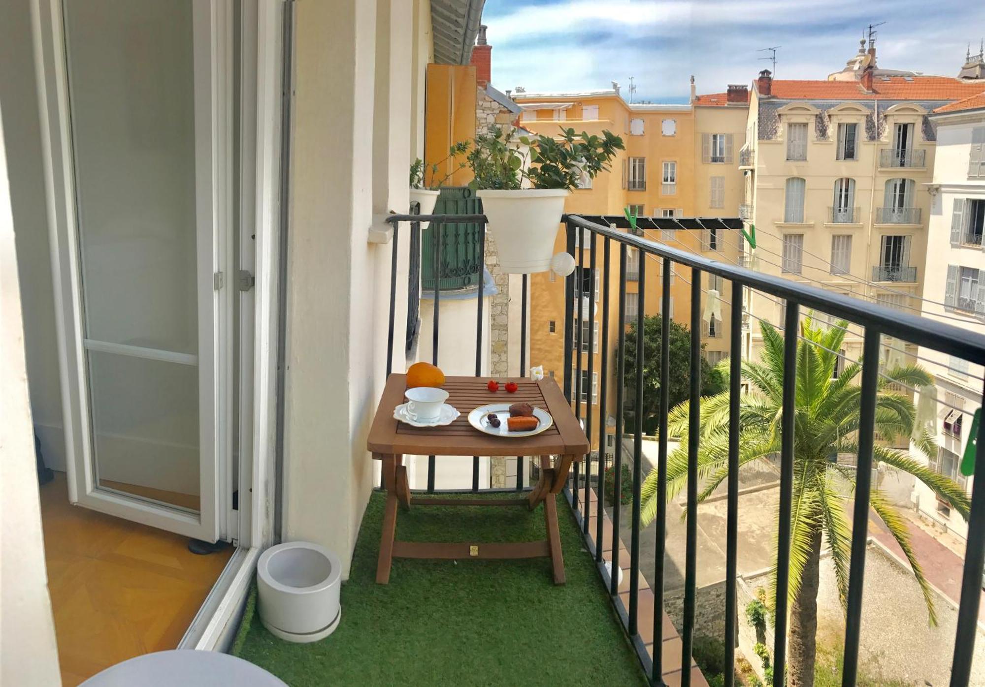 Emma'S Guests House Bed & Breakfast นีซ ภายนอก รูปภาพ